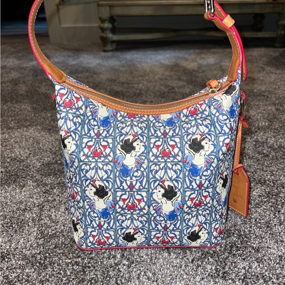 Dooney & Bourke SNOW WHITE Patterned Shoulder Bag - Picture 2 of 6